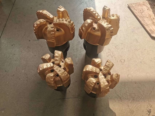 एपीआई 9 7/8&quot; 5 ब्लेड पीडीसी बिट रॉक ड्रिलिंग 4 1/2reg पिन थ्रेड के साथ