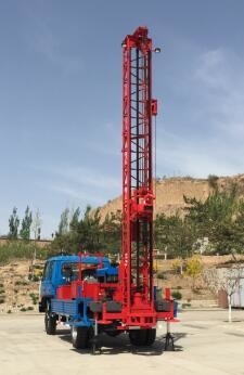 CE कॉम्पैक्ट ट्रक घुड़सवार बोरहोल ड्रिलिंग रिग मशीन 100m 150m 200m 300M 400M