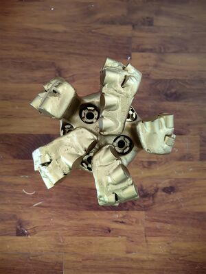 8 1/2 इंच 5 ब्लेड पीडीसी ड्रिल बिट एपीआई आरईजी धागे के साथ पानी के कुएं ड्रिलिंग के लिए