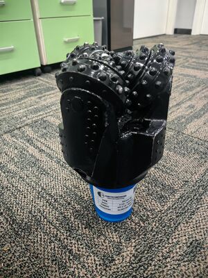 IADC637 6 1/2 इंच टंगस्टन कार्बाइड इंसर्ट के साथ हार्ड फॉर्मेशन ड्रिलिंग के लिए ट्राईकॉन रॉक बिट